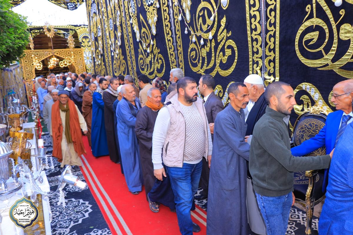 <strong>عزاء والد الإعلامية نهال طايل</strong>
