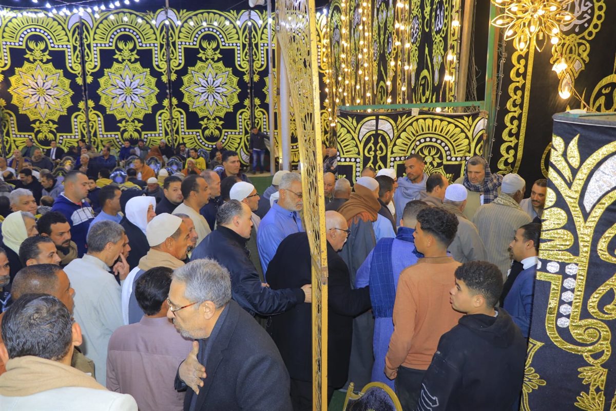 <strong>عزاء والد الإعلامية نهال طايل</strong>