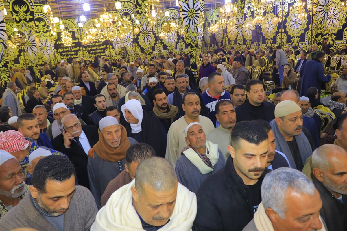 <strong>عزاء والد الإعلامية نهال طايل</strong>