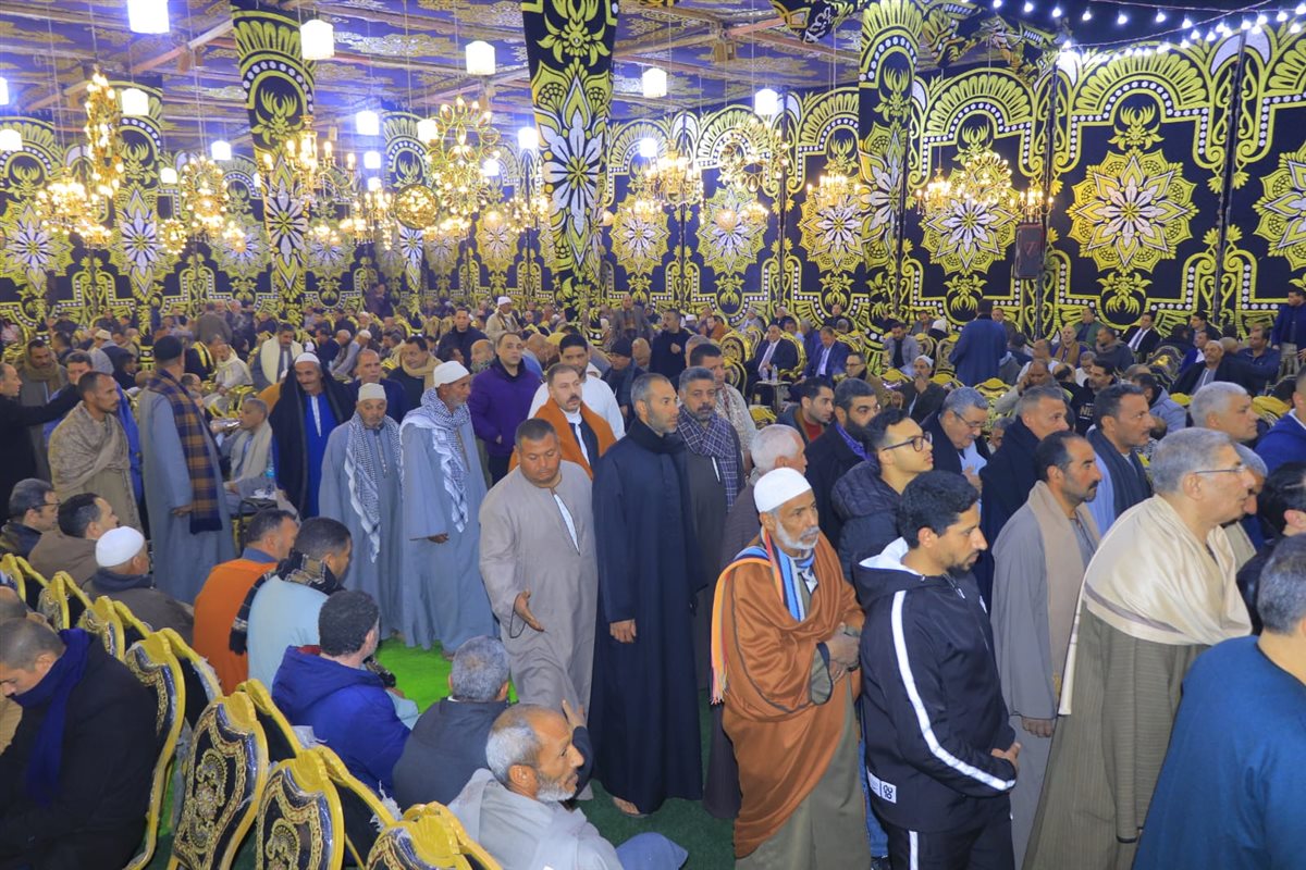 <strong>عزاء والد الإعلامية نهال طايل</strong>