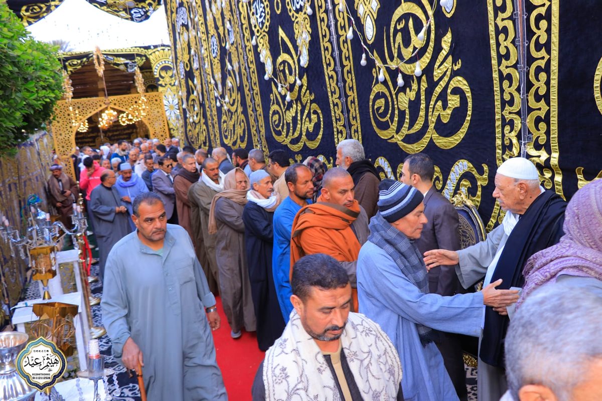 <strong>عزاء والد الإعلامية نهال طايل</strong>