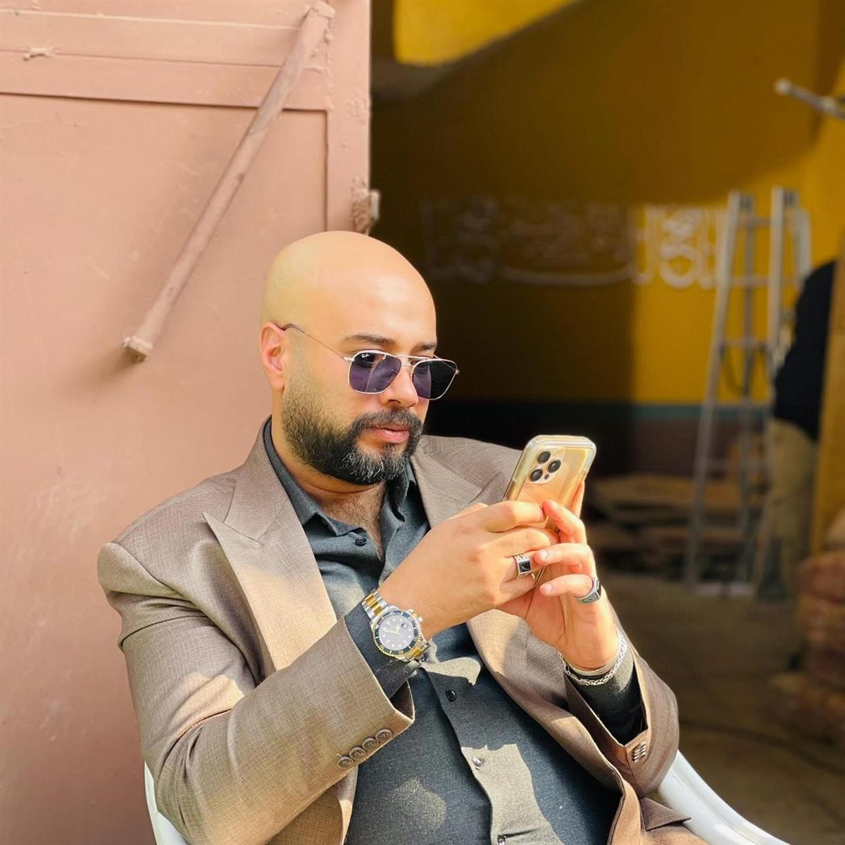 <strong>حاتم صلاح</strong>