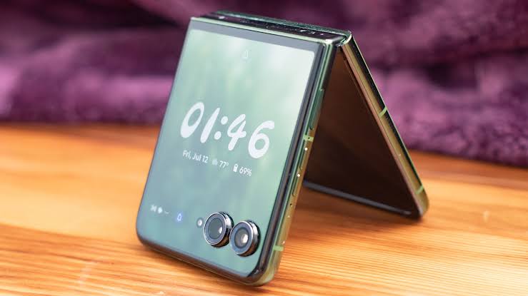 هاتف Razr Fold