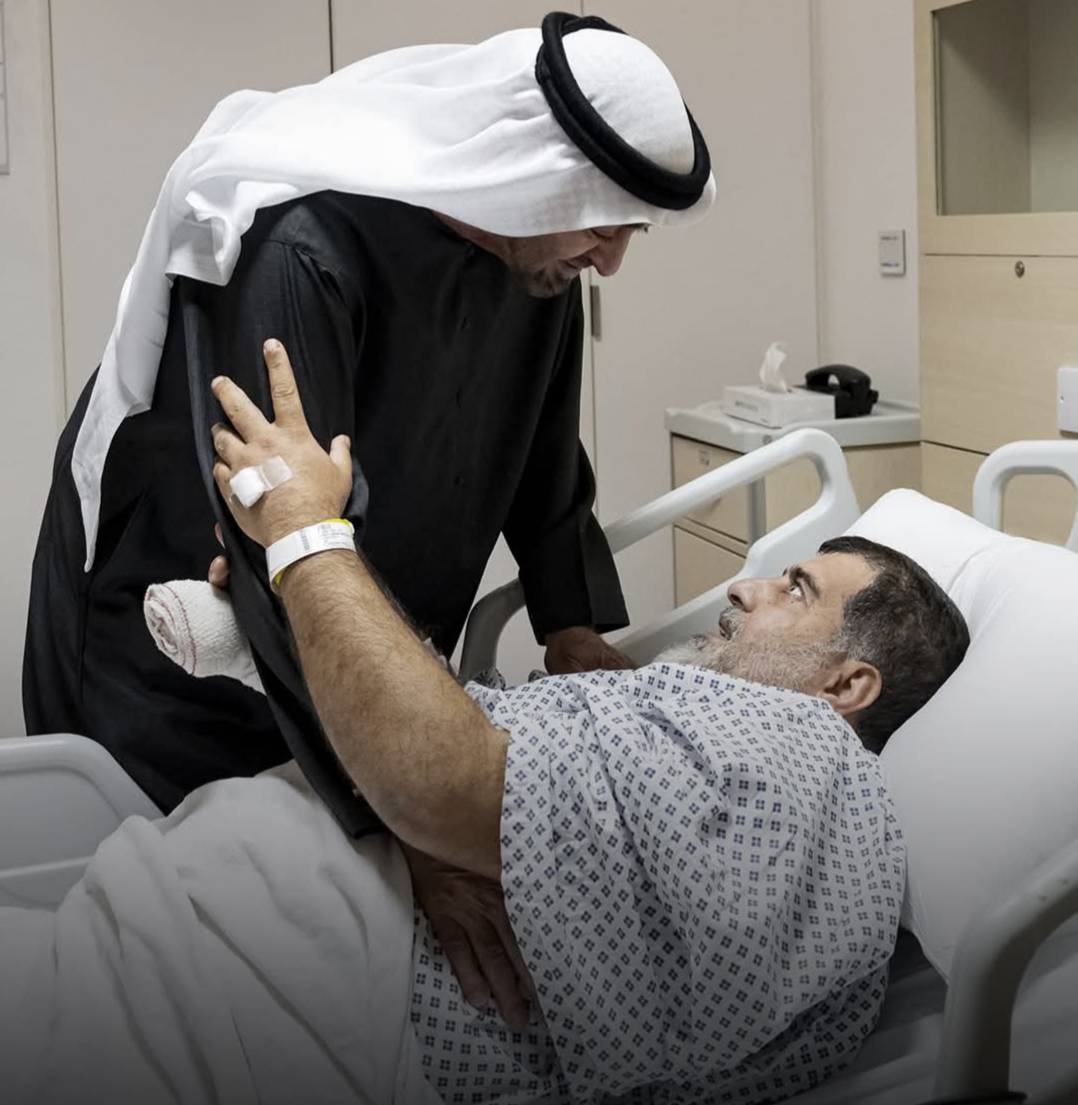 رئيس الإمارات يزور مصابين في الهجمات الإيرانية