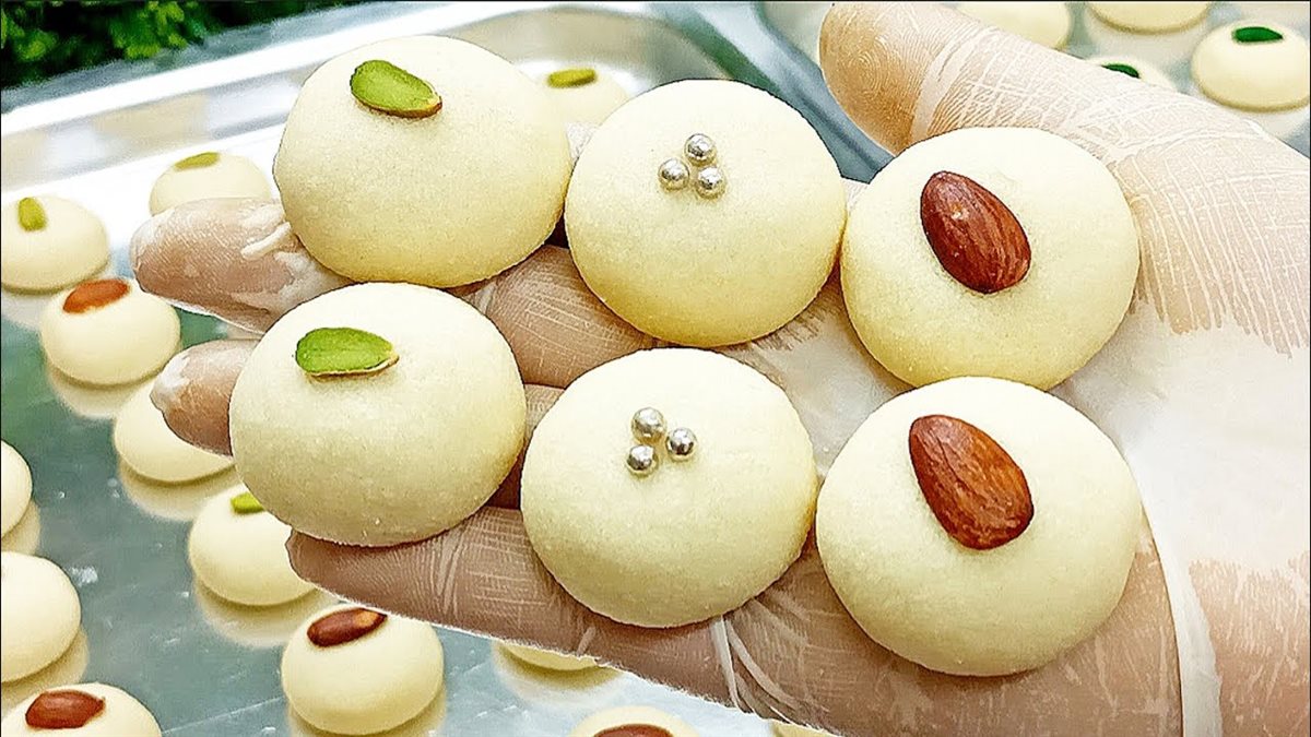 الغريبة