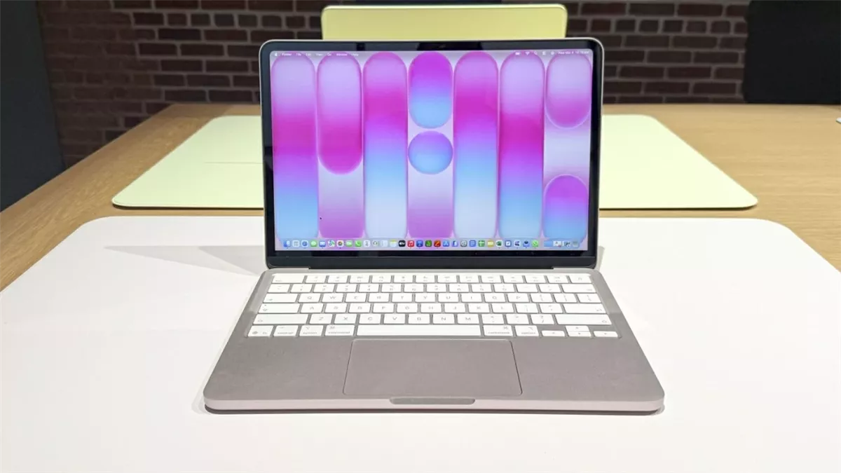 <strong>جهاز MacBook Neo</strong>