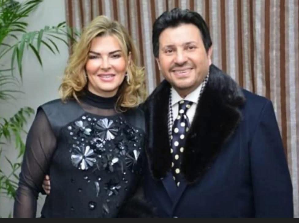 <strong>هاني شاكر وزوجته</strong>