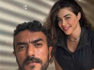 <strong>أحمد العوضي ويارا السكري</strong>