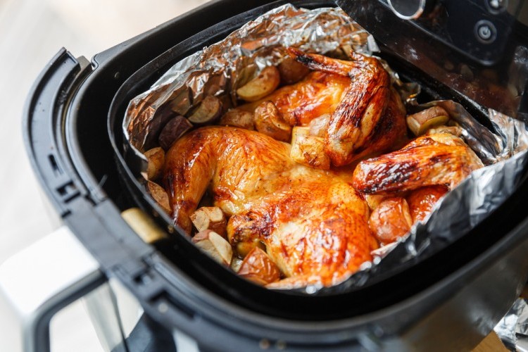<strong>قطع الدجاج المقرمشة في القلاية الهوائية</strong>