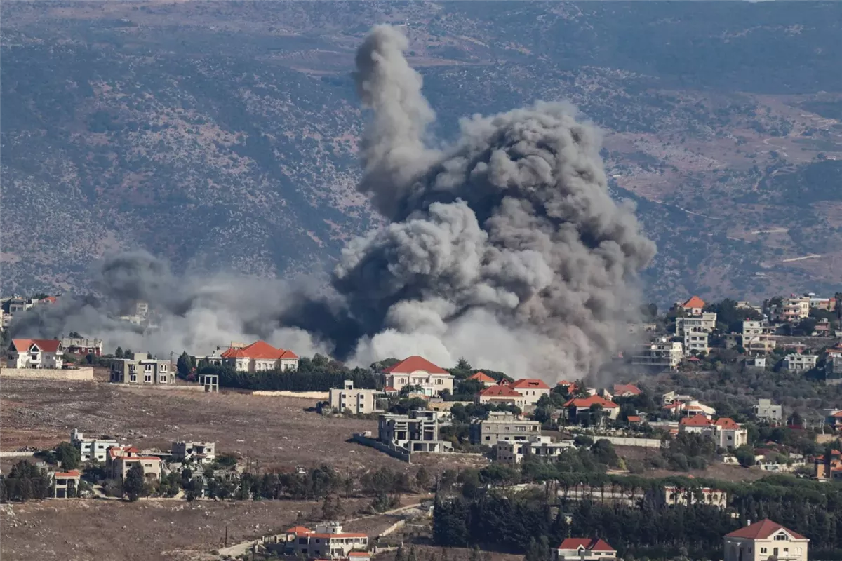 استهداف آلية وموقع رادار في جنوب لبنان