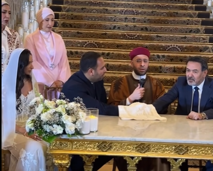 <strong>خيري رمضان يحتفل بعقد قران ابنته شهد</strong>