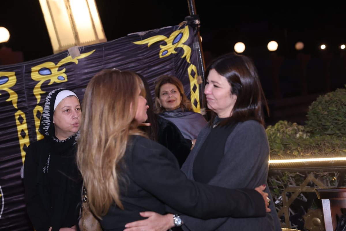 <strong>عزاء والد الإعلامية دينا رامز</strong>