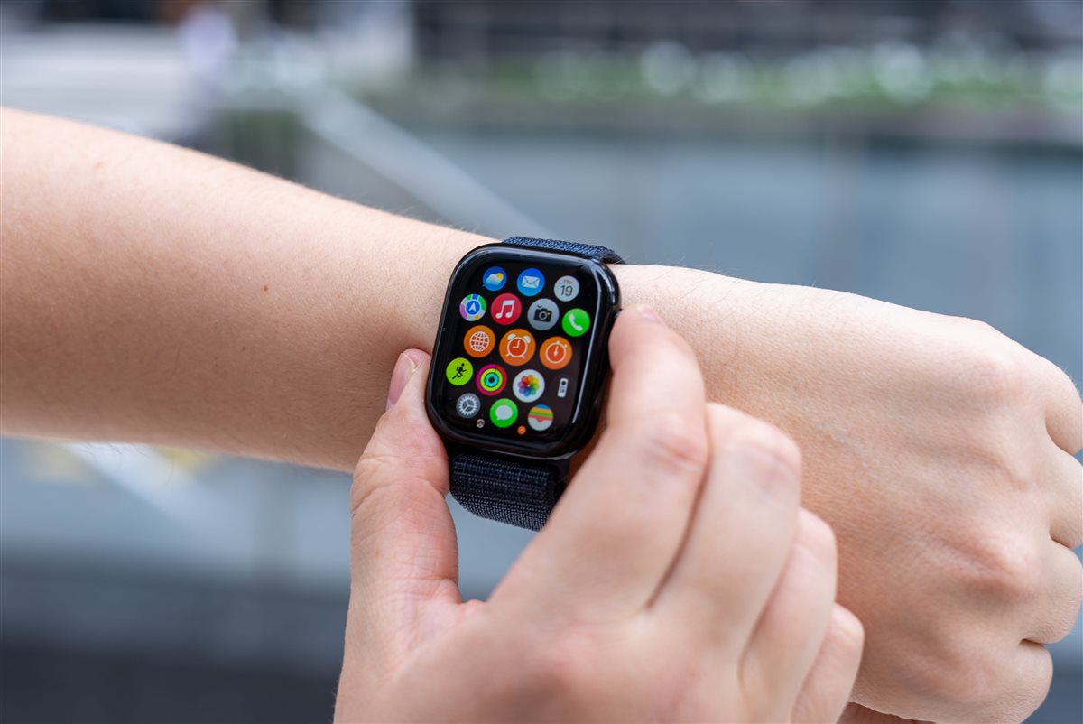 <strong>ساعة Apple Watch</strong>