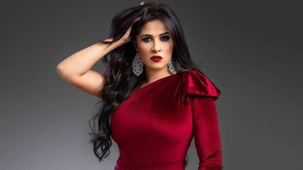 <strong>ياسمين عبد العزيز</strong>