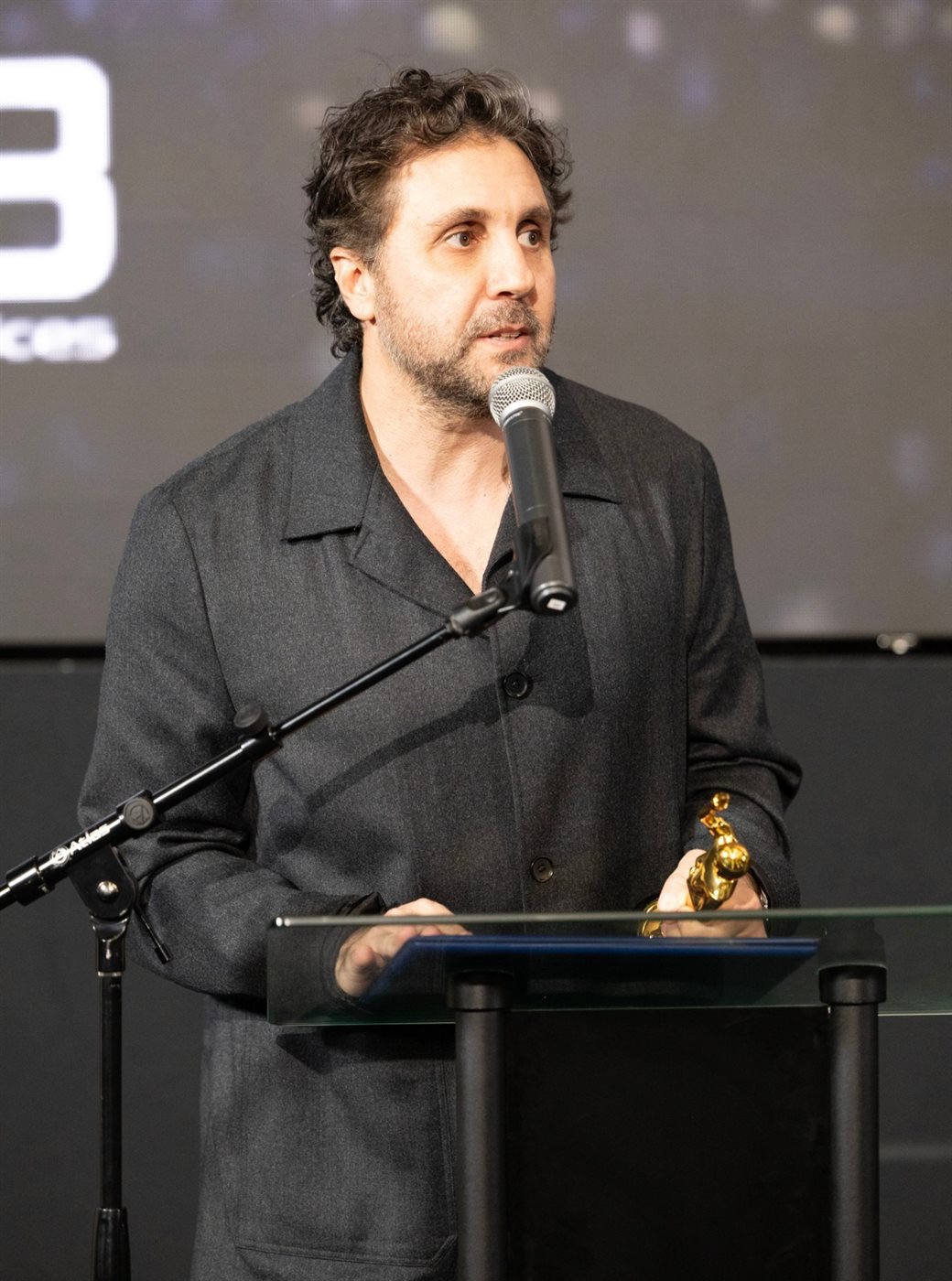 <strong>هشام ماجد</strong>