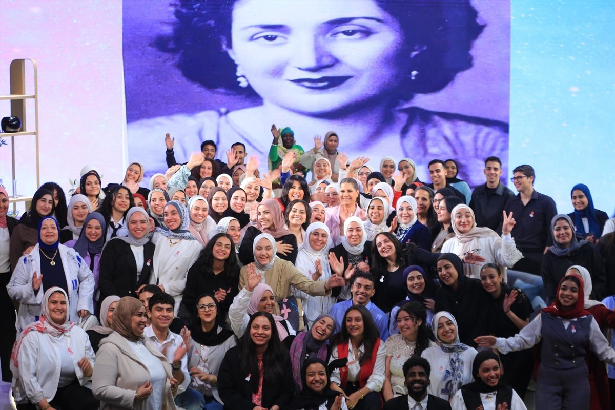 <strong>برنامج معكم منى الشاذلي</strong>
