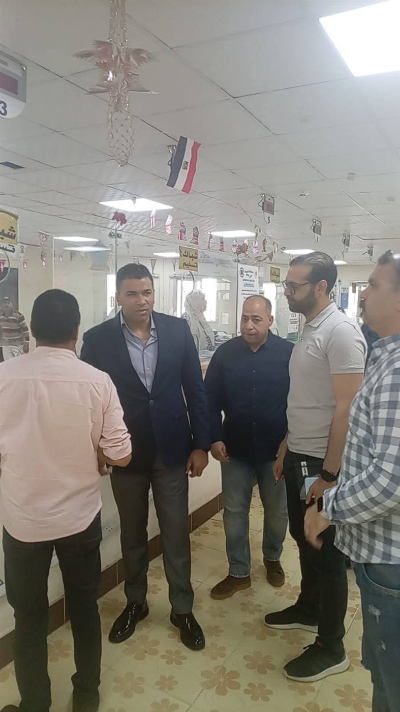 <strong>نائب محافظ السويس يتفقد المراكز التكنولوجية بالأحياء</strong>