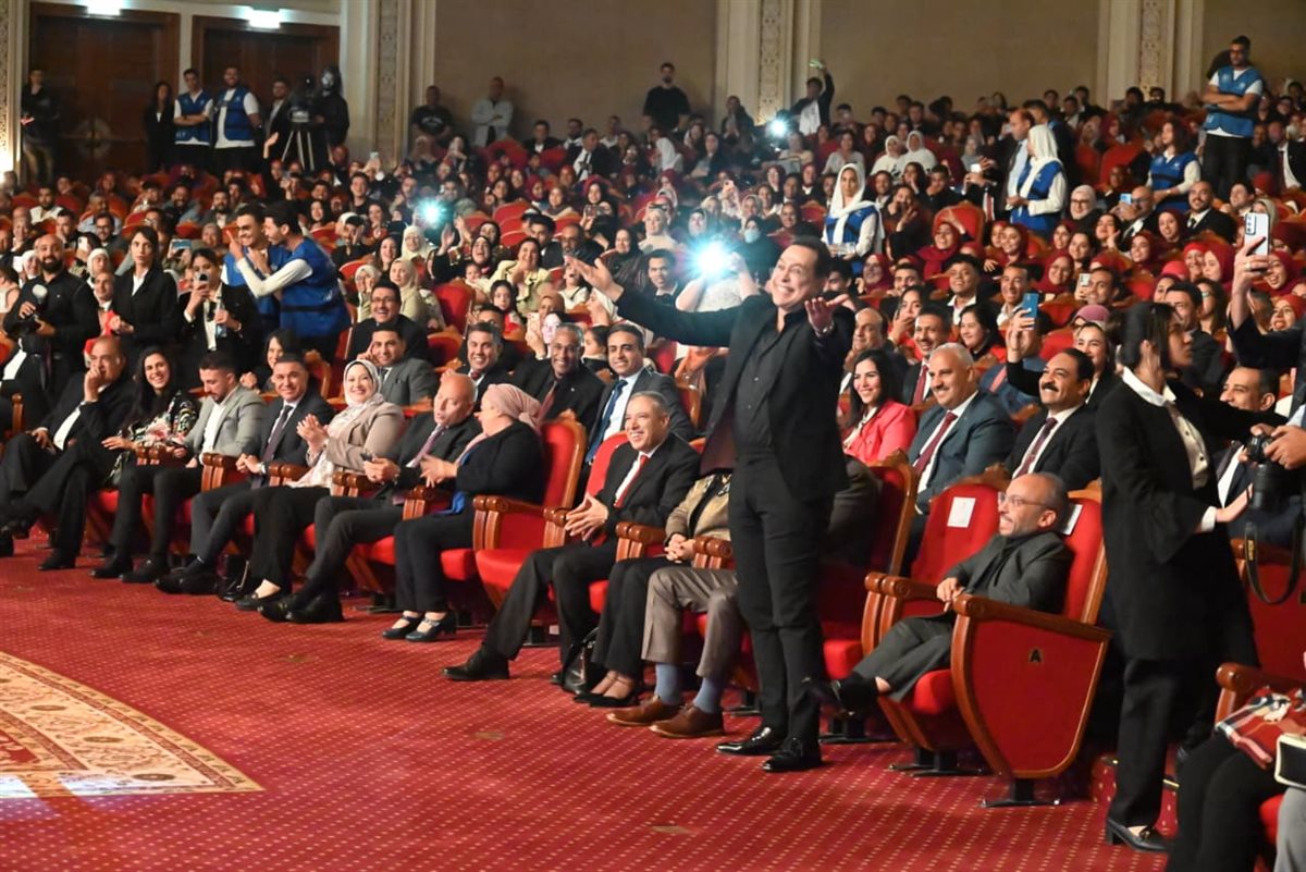 <strong>حكيم</strong>