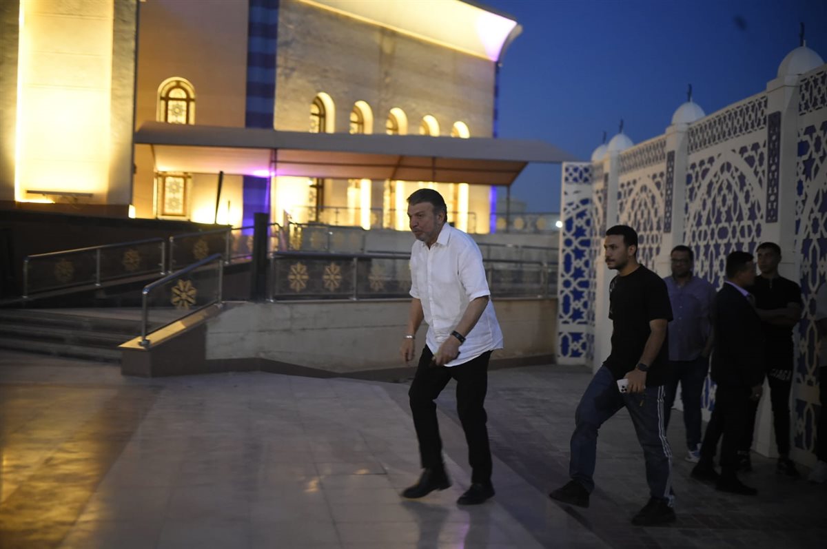 <strong>عزاء الفنان الكبير عبد الرحمن أبو زهرة</strong>