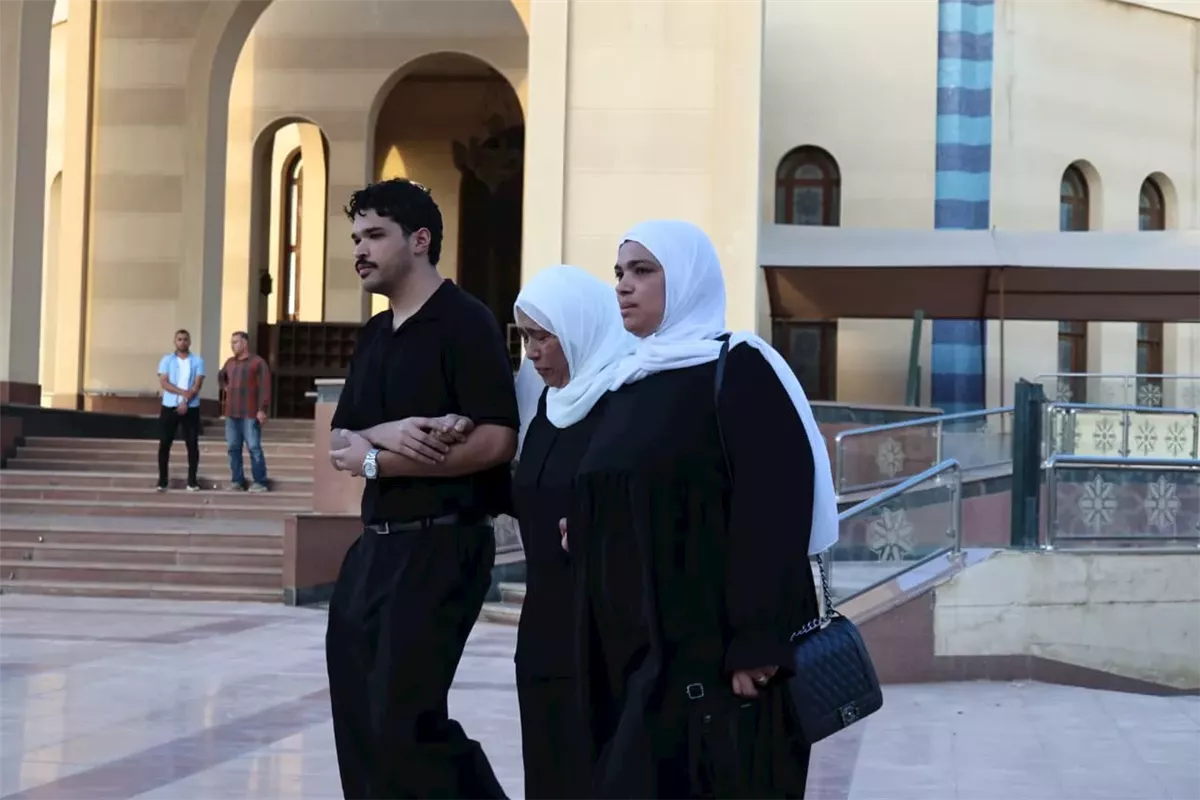 <strong>عزاء الفنان الكبير عبد الرحمن أبو زهرة</strong>