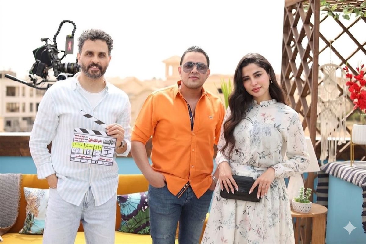 <strong>مسلسل “آخر شقة فوق”</strong>