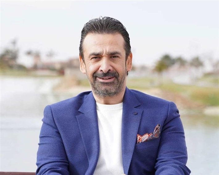 <strong>كريم عبد العزيز</strong>