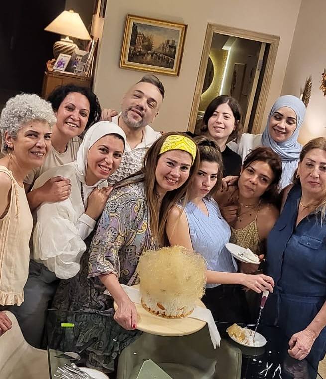 <strong>رانيا فريد شوقي مع العائلة</strong>
