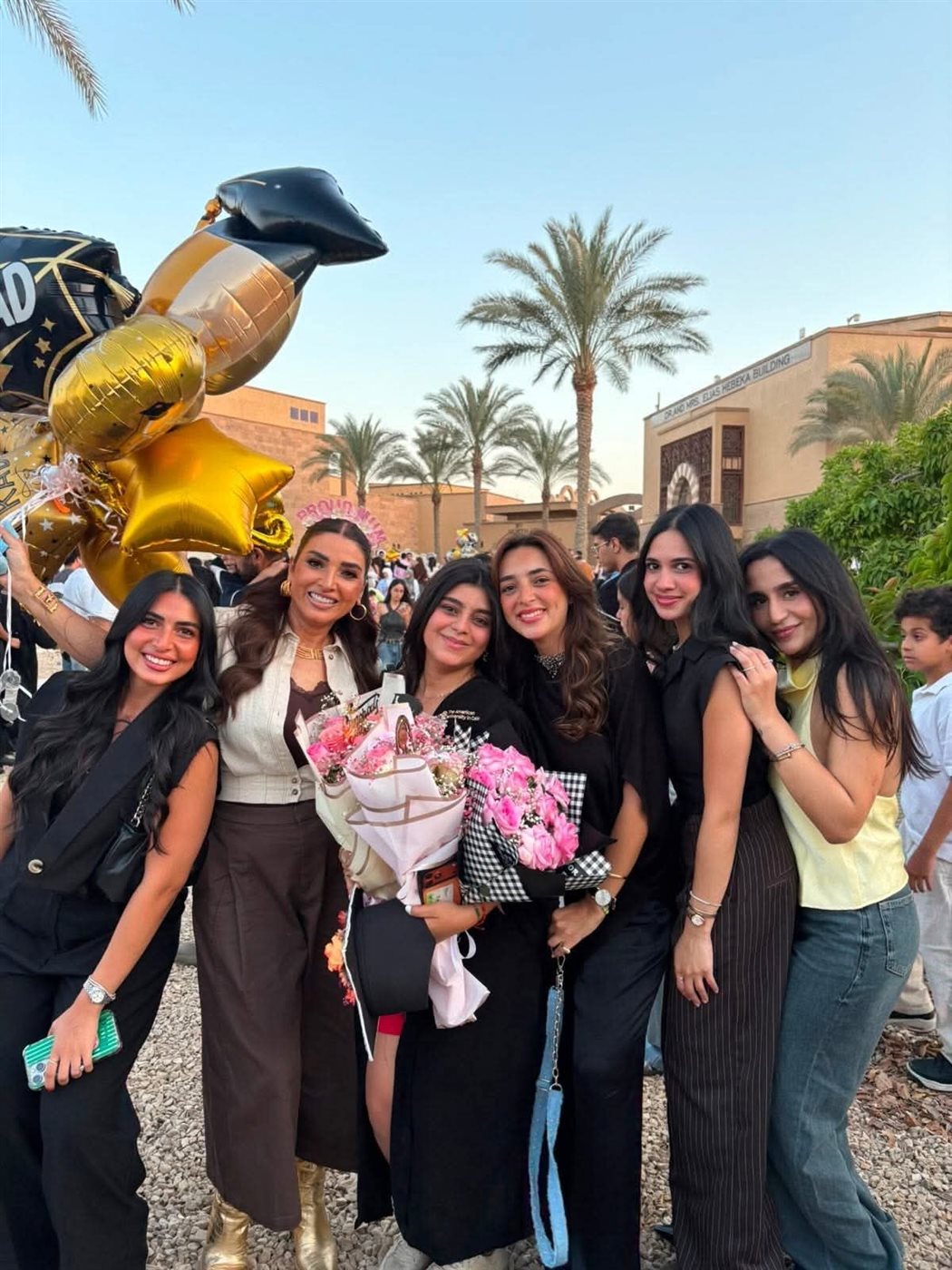 <strong>روجينا تحتفل بتخرج ابنتها</strong>