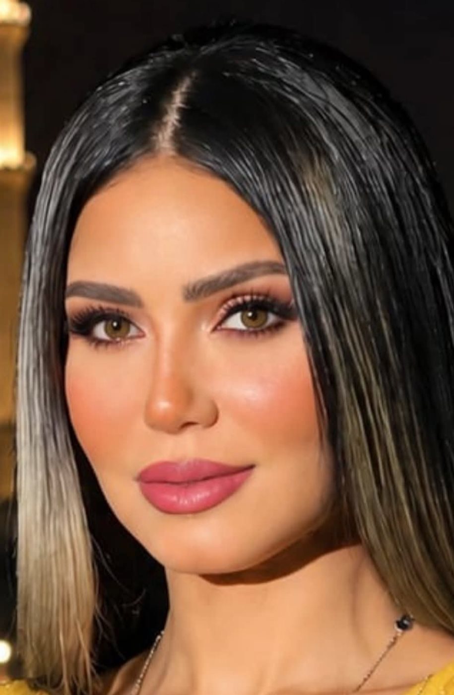 <strong>إيناس عز الدين</strong>