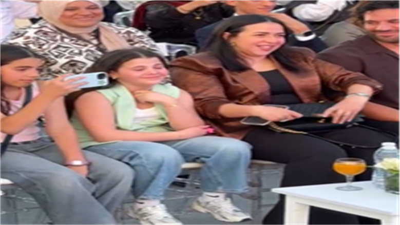 <strong>إيمي سمير غانم وابنه دنيا خلال الاحتفالية</strong>
