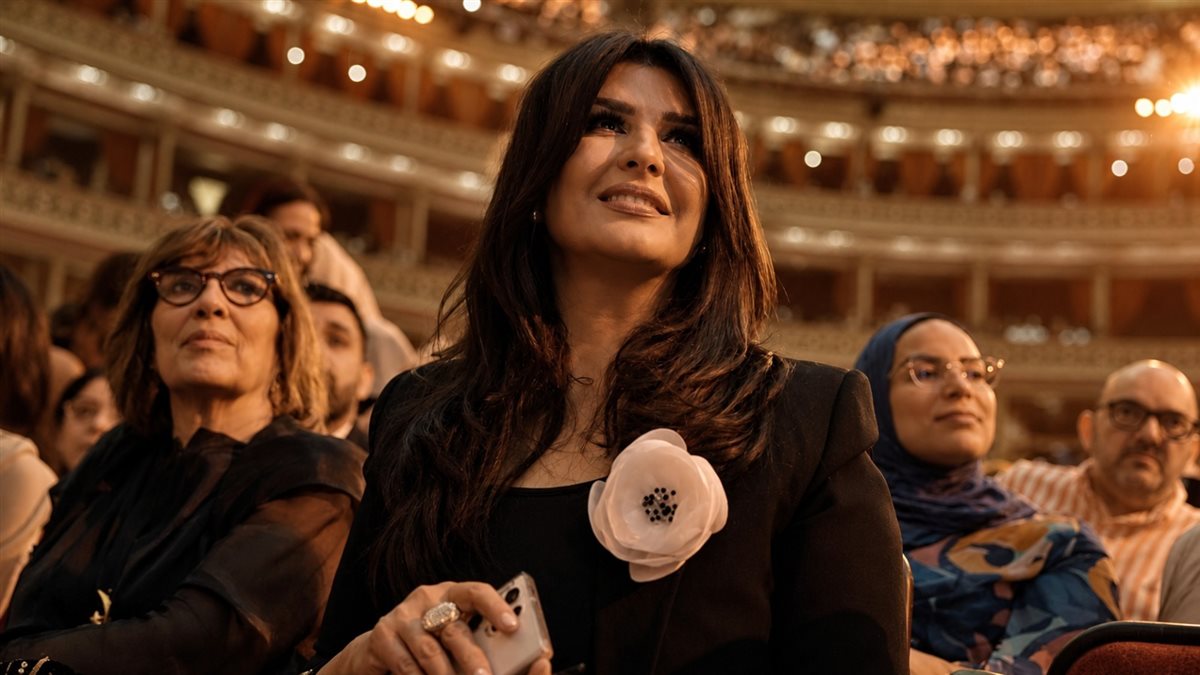<strong>الإعلامية منى الشاذلي</strong>