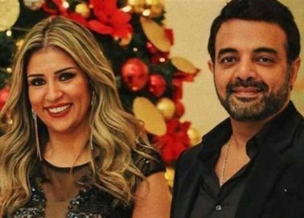 <strong>عمرو محمود ياسين وزوجته الإعلامية آيات أباظة</strong>