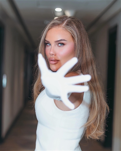 <strong>نيكول سابا</strong>