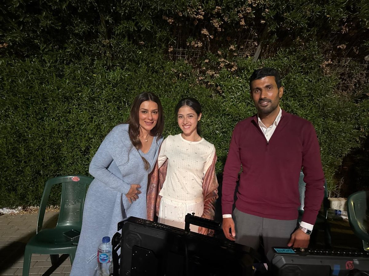 <strong>أيسل رمزي مع المخرج محمد سامي وإنجي المقدم</strong>