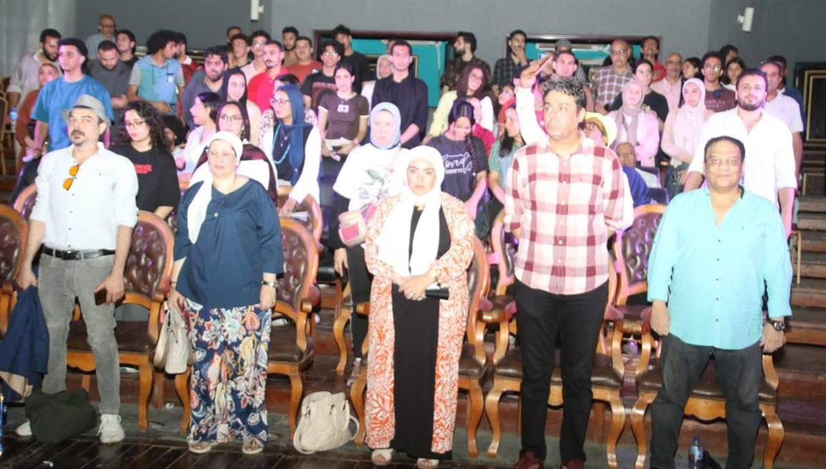 <strong>مسرحية «فتاة المترو»</strong>