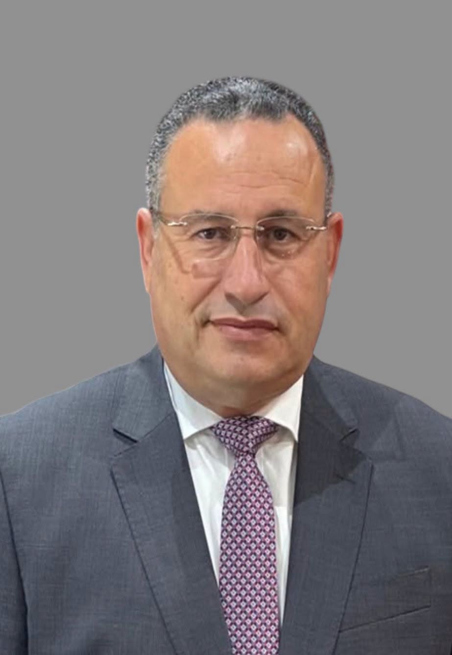 <strong>الدكتور عبد العزيز قنصوة</strong>