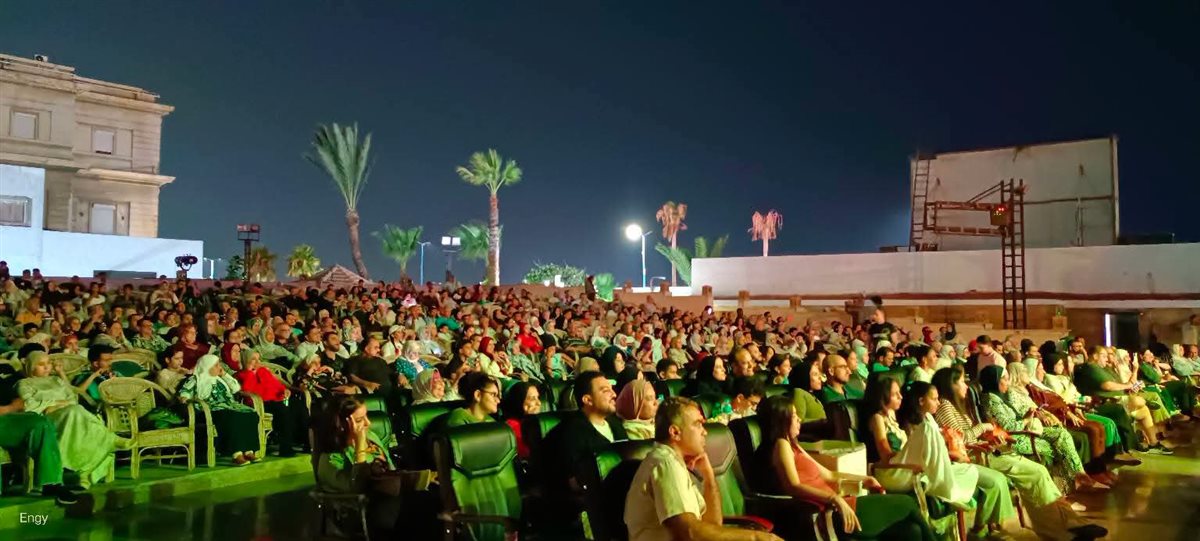 <strong>العرض المسرحي الغنائي الاستعراضي 