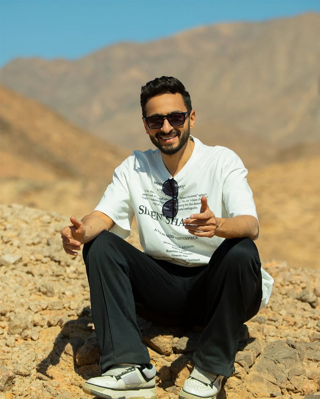 <strong>حمادة هلال</strong>
