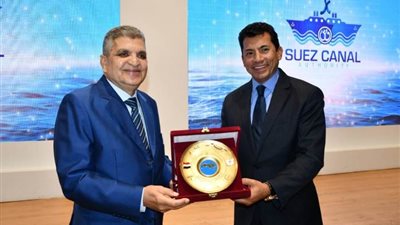 قناة السويس تستقبل وفود منحة ناصر للقيادة الدولية النسخة الرابعة