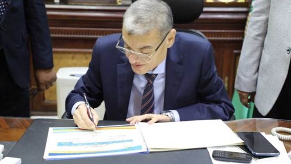 محافظ المنيا يعتمد