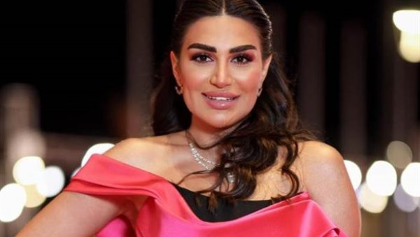 سارة نخلة