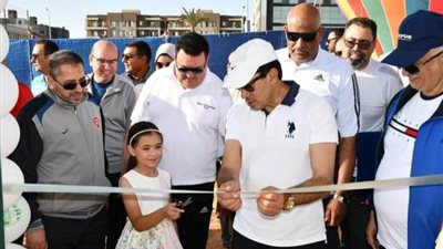 وزير الشباب والرياضة يقود ماراثون للدراجات الهوائية
