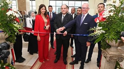 وزير التجارة يفتتح معرض 