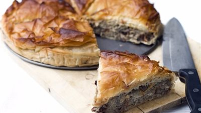 العيد أكلة .. صينية الرقاق باللحمة المفرومة