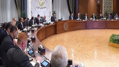 رئيس الوزراء يتابع جهود دفع الحركة السياحية في «طابا» و«نويبع»