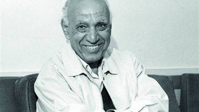 انفو.. 10 روايات أدبية خلدتها واقعية صلاح أبو سيف
