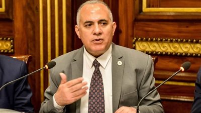 الري: عمل برنامج زمني للتطهير المستمر للترعة لضمان توصيل المياه لمحطات الشرب