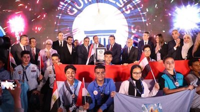 وزير الصحة يتسلم وثيقة من «جينيس» العالمية بتحقيق أكبر رقم قياسي
