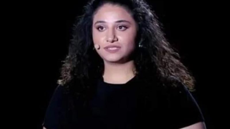 الفنانة التشكيلية ياسمين أيمن