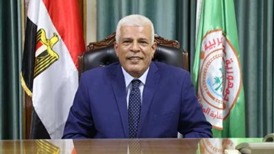 نقيب الزراعيين: مشيداً برؤية الرئيس بمشروع الدلتا الجديدة 